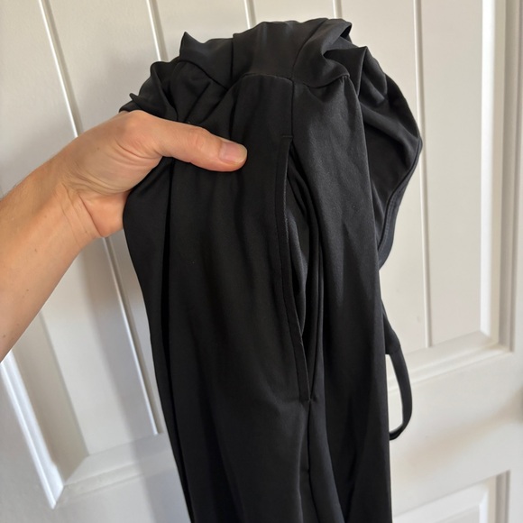 Viral Halara dress w slit. Medium - Picture 4 of 5